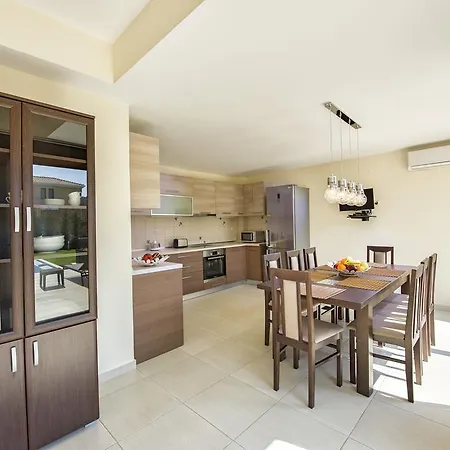 Villa Olive House